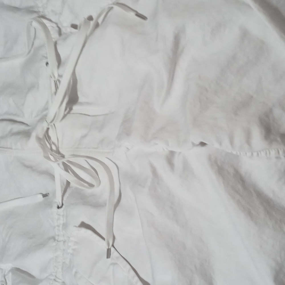Bnwot!! Diesel rain jacket in white sz med. Med weight zip up and buttons w ties - Picture 5 of 12